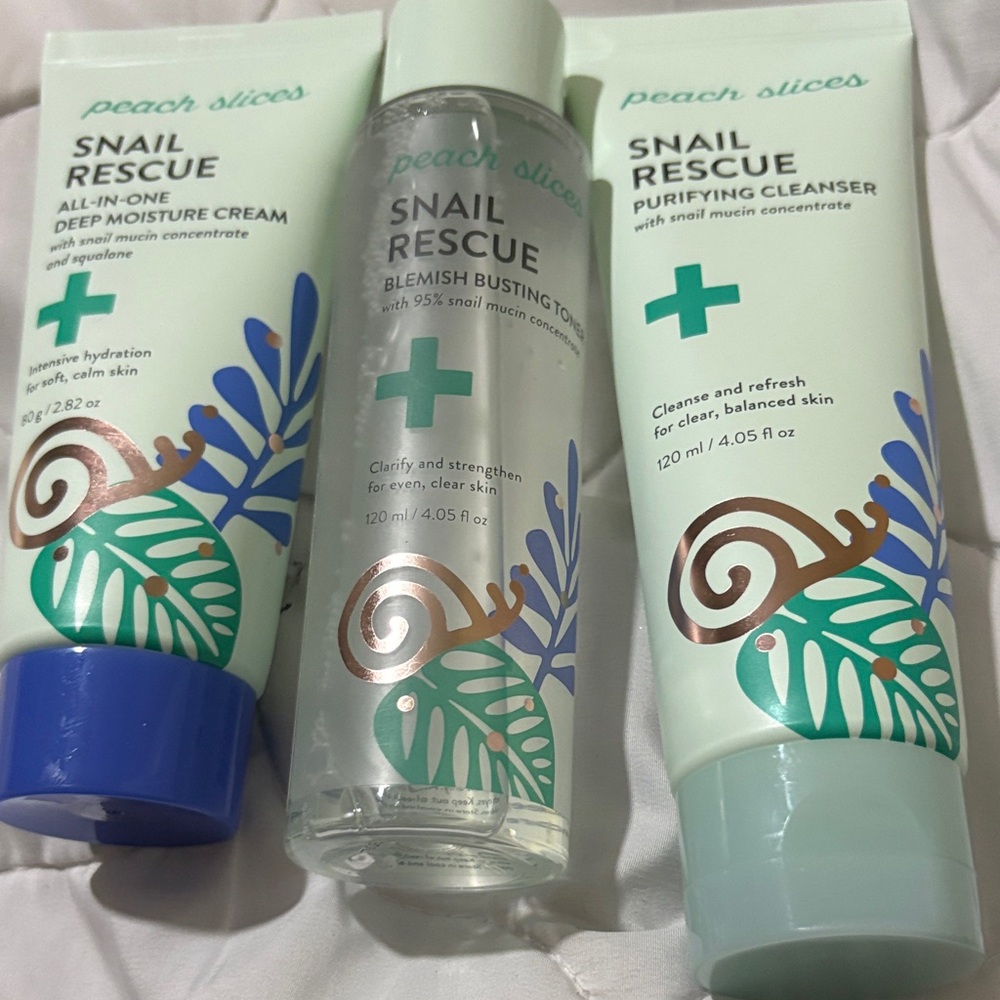 Peach Slices Snail Rescue Skincare Set